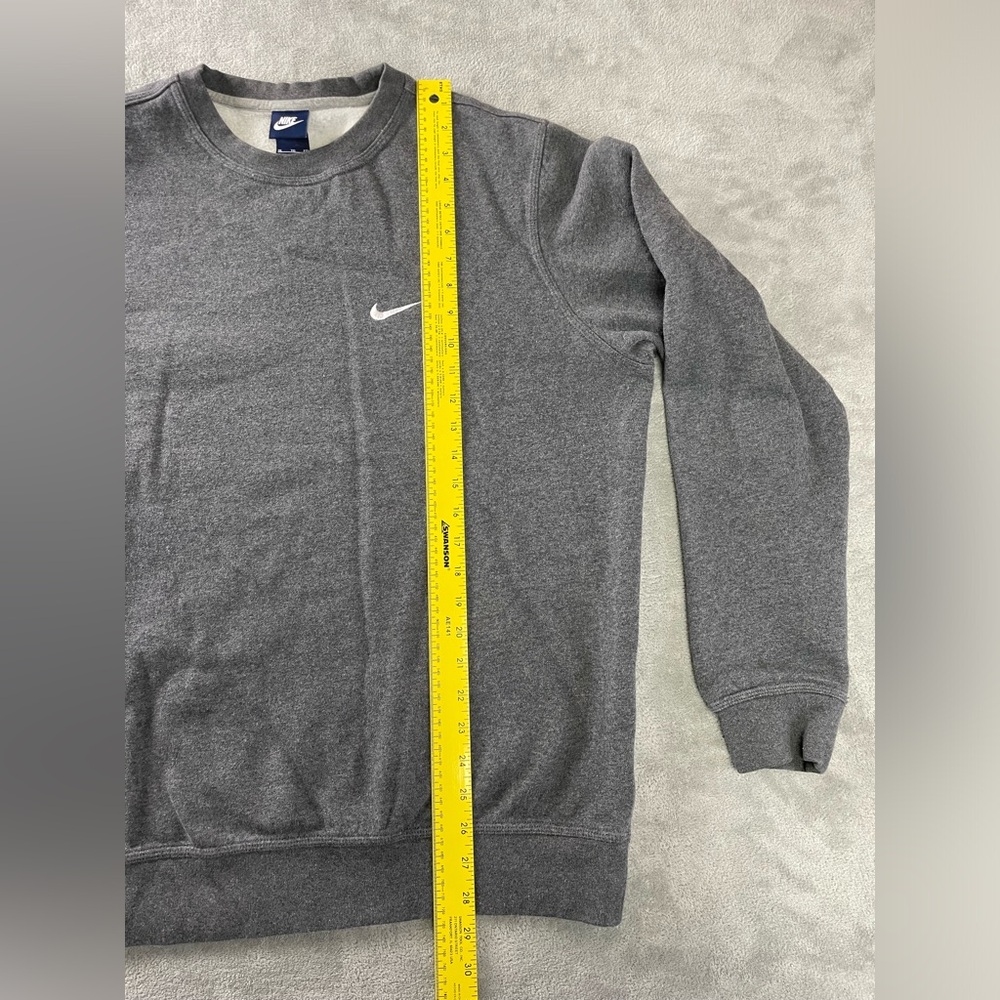Nike Swoosh Grey Crewneck Sweatshirt Mens XL Embroidered Logo - Picture 8 of 14